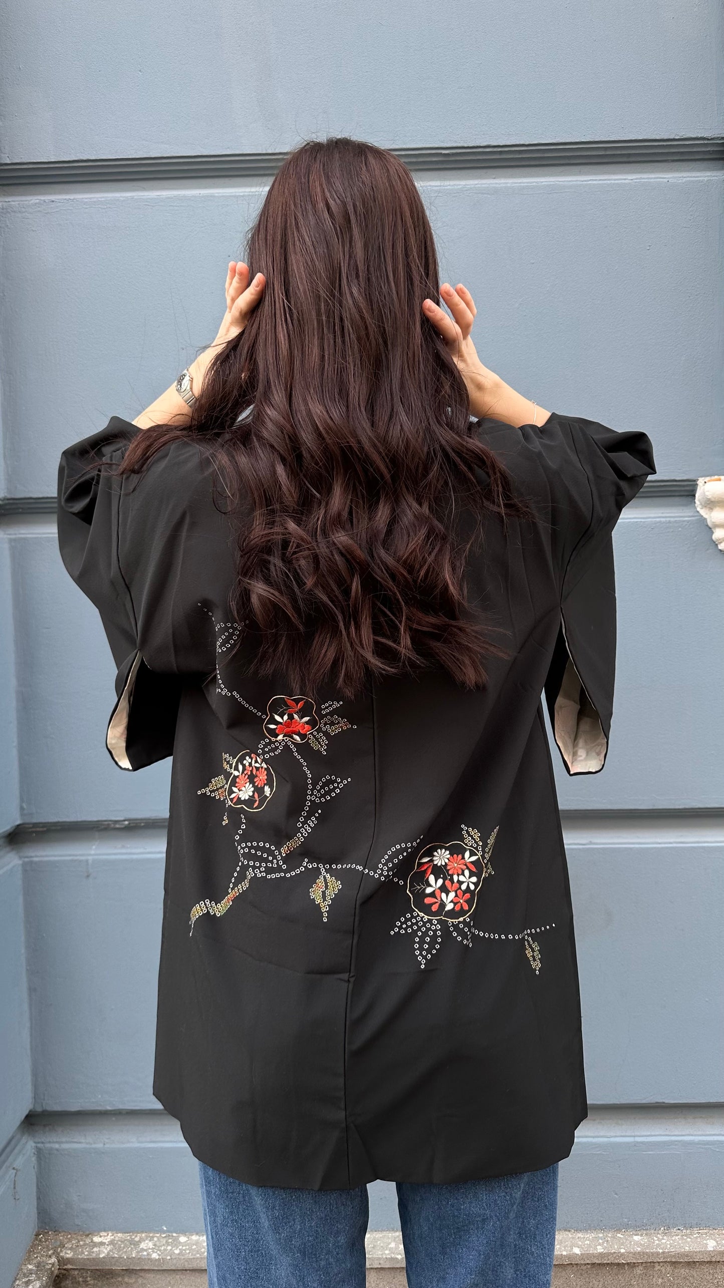 Black haori with flowers pattern