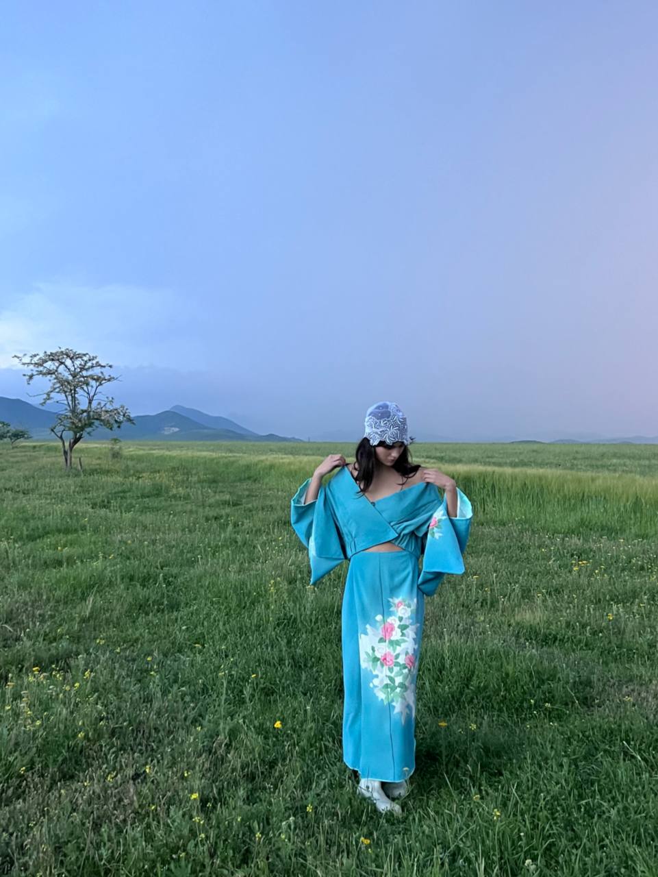 Kimono suit with flowers