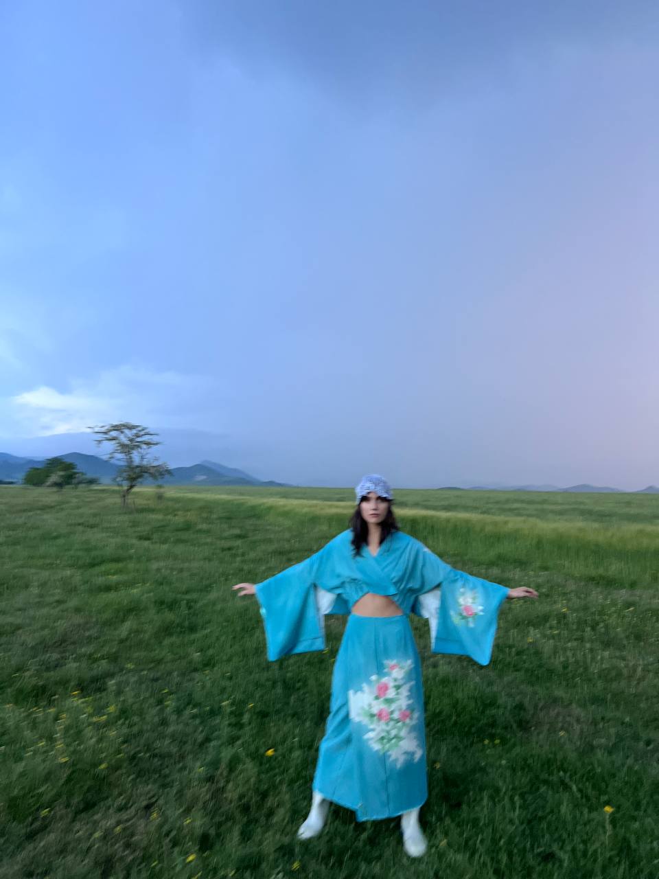 Kimono suit with flowers