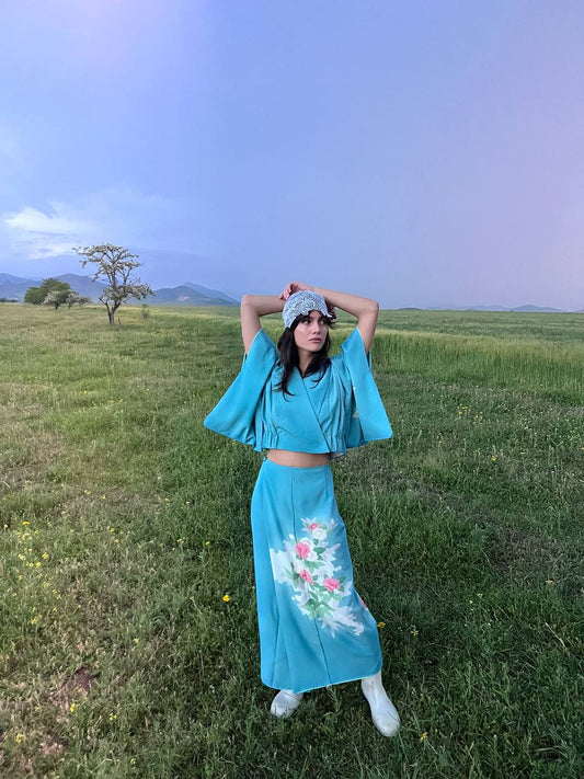 Kimono suit with flowers